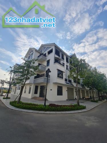 BÁN LIỀN KỀ KHU ĐÔ THỊ HINODE ROYAL PARK _ DT100M _ XÂY 5T _MT5M _ĐƯỜNG 12M .