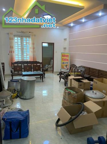 Nhà nguyên căn MẶT TIỀN HẺM thông 80m2, Đường số 5, P. Bình Hưng Hòa, Quận Bình Tân. - 1