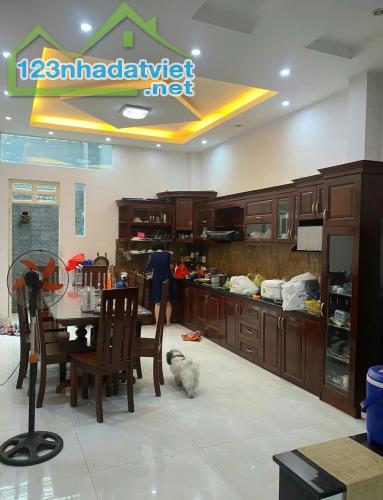 Nhà nguyên căn MẶT TIỀN HẺM thông 80m2, Đường số 5, P. Bình Hưng Hòa, Quận Bình Tân. - 2