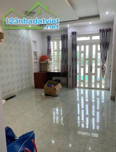 Nhà nguyên căn MẶT TIỀN HẺM thông 80m2, Đường số 5, P. Bình Hưng Hòa, Quận Bình Tân. - 3