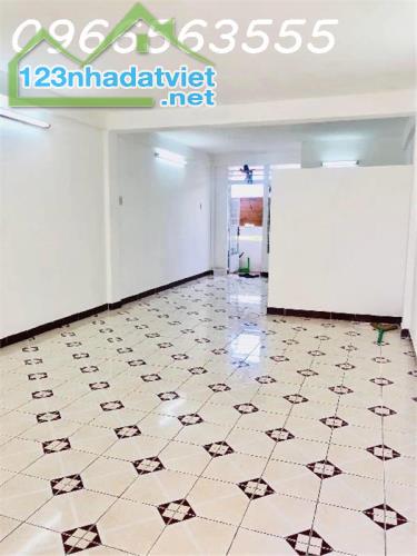 Bán căn hộ chung cư Phường 3 - Quận 4- 44m2- 2 tỷ tl