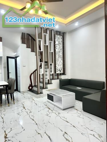 Bán nhà ngõ 276 Đại Từ, nhà mới đẹp lung linh, DT 35/38m2, 6.5 tỷ