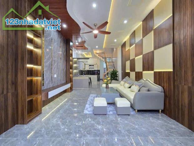 Vị Trí Đẹp , Giao Thông Thuận Tiện – 50m2 – Oto Trước Cửa ngay Đại Thành .10p ra ĐL Thăng - 3