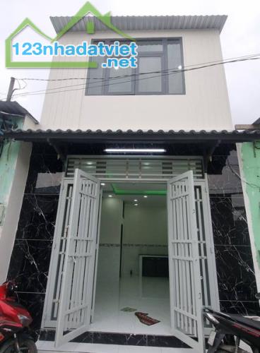 Anh hai tôi  cần bán gấp nhà Khu Dân Cư Bình Điền 70m2 giá 1 tỷ 260 triệu