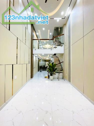 5 TẦNG LUNH LINH - FULL NỘI THẤT - DT 44 M2 (3,5 x 12,5) - ÔTÔ ĐẬU CỬA - QUANG TRUNG - GV. - 5