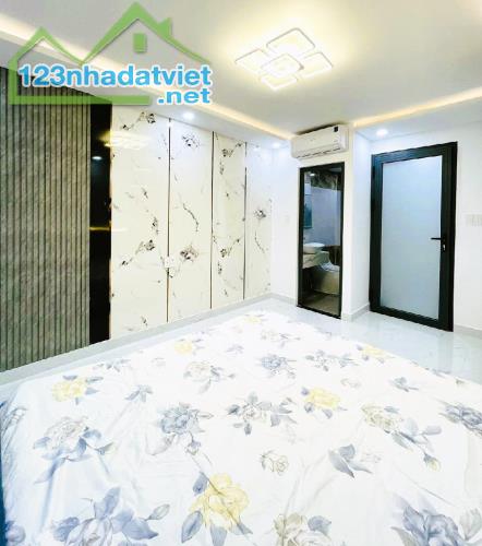 5 TẦNG LUNH LINH - FULL NỘI THẤT - DT 44 M2 (3,5 x 12,5) - ÔTÔ ĐẬU CỬA - QUANG TRUNG - GV.