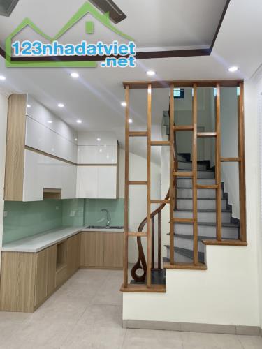 HÀNG HIẾM  CHỈ 3,X MẦM NON CÓ NGAY NHÀ 54M2 SÂN TRƯỚC SÂN SAU ,Ô TÔ ĐỖ CỬA - 1