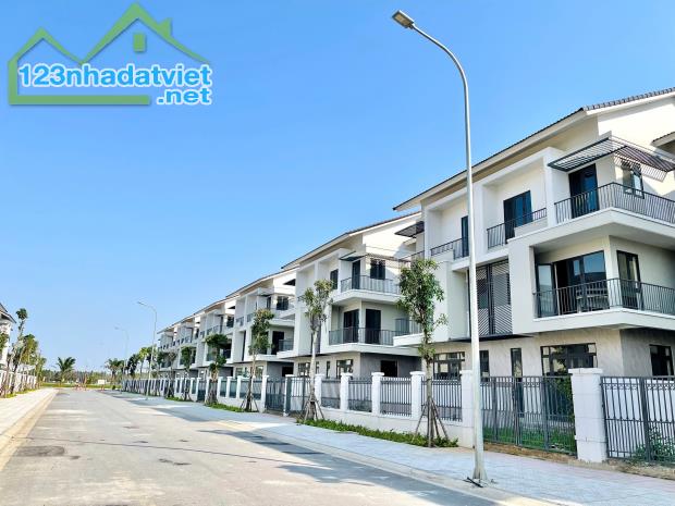 Cần bán căn biệt thự 180m2, 3 tầng, vị trí đẹp, sát Ninh Hiệp giá Bắc Ninh - 1