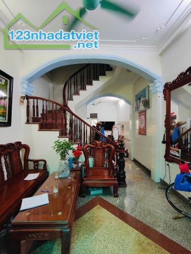 Bán nhà phố Quang Trung, La Khê, Hà Đông, diện tích 40m2, 4 tầng, giá 8,08 tỷ, 30m ra phố.