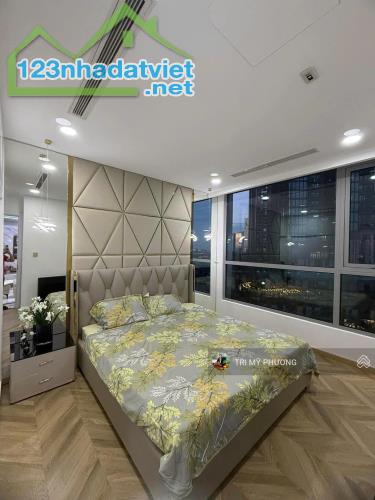 Đã có sổ hồng - Vinhomes Central Park - bán căn nhà 3PN giá thấp + view thoáng + full nội - 1