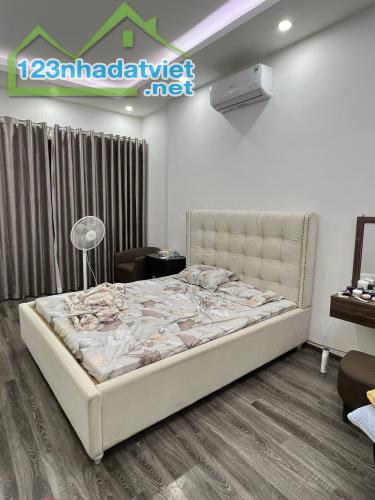 NHÀ ĐẸP ĐỘI CẤN - Ô TÔ THOẢI MÁI - NGÕ NÔNG RỘNG THẲNG - 4 TẦNG KIÊN CỐ  - CHỈ VIỆC Ở NGAY - 1