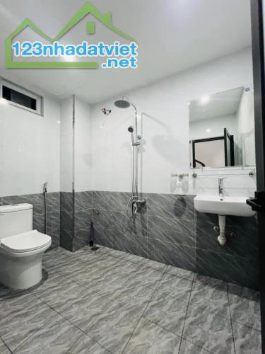 ĐẠI LA - NHÀ 4 TẦNG - 5 TỶ 30M2 - NGÕ THÔNG - BA GÁC ĐỖ CỬA