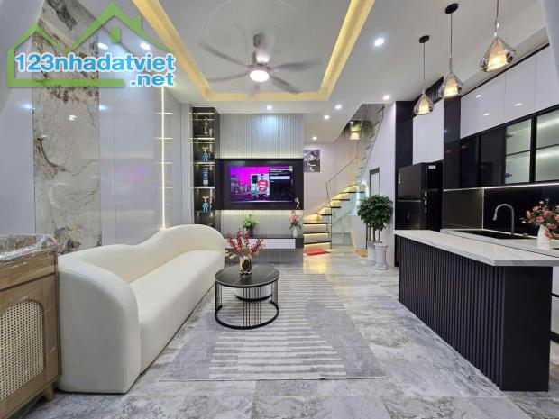 Vip 🏠🏠! Nhà 3 tầng sát mặt tiền Lê Duẩn - Full nội thất sang xin. - Giá nhỉnh : 4 tỷ ( t