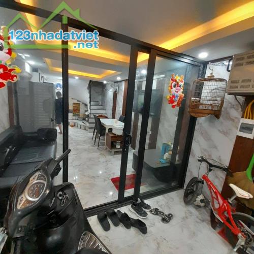 Bán GẤP nhà chính chủ Khương Trung, Thanh Xuân, 3 tầng, 30m2, giá 3.5 tỷ, tiềm năng kinh - 4