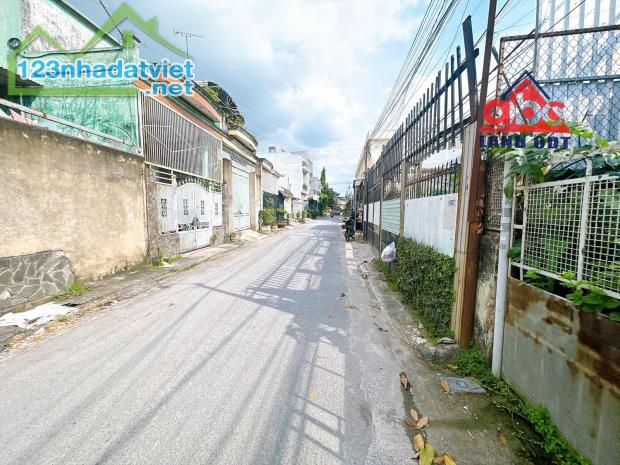 D383
BÁN LÔ ĐẤT có sẵn xác nhà 1 lầu 1 trệt  SỔ RIÊNG FULL THỔ CƯ_ 170m2 ngang 8m Phường - 2