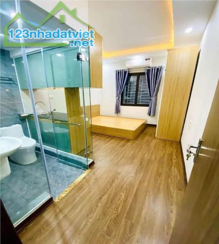 Bán nhà Nguyễn Khang, Căn hộ dòng tiền 50tr/th. full phòng  DT 48m, 5 tầng., giá 9.9 tỷ