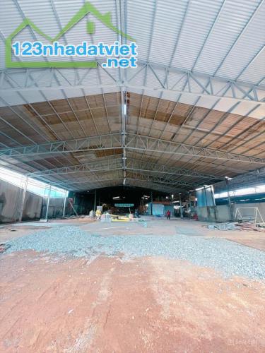 Cho thuê kho xưởng 2 mặt tiền, Tân Hòa, Biên Hòa, 4500m2, giá thuê 100tr.