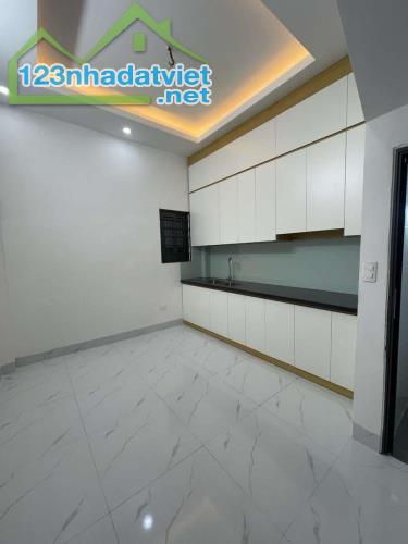 Nam Dư - Hoàng Mai 34/38T2 x 4 tầng, mặt tiền 3.3m, giá 5.65 tỷ thương lượng - 5