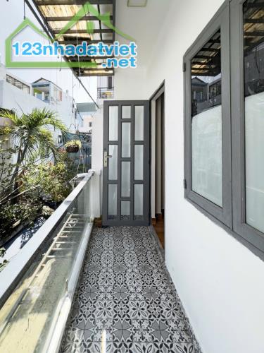 Bán nhà Bình Thạnh, 40m2, 3 tầng. Nở hậu, sát mặt tiền, nhỉnh 5 tỷ.