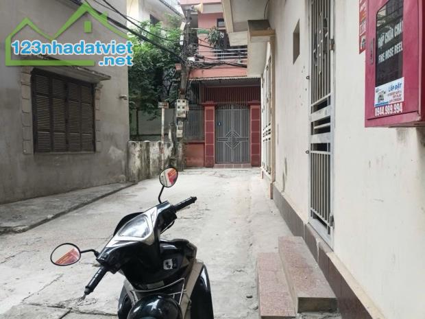NHÀ 325 KIM NGƯU - NGÕ NÔNG THÔNG - Ô TÔ ĐỖ CỬA - VỊ TRÍ ĐẸP - DÂN TRÍ CAO - 46M2 - 8.2 TỶ - 2