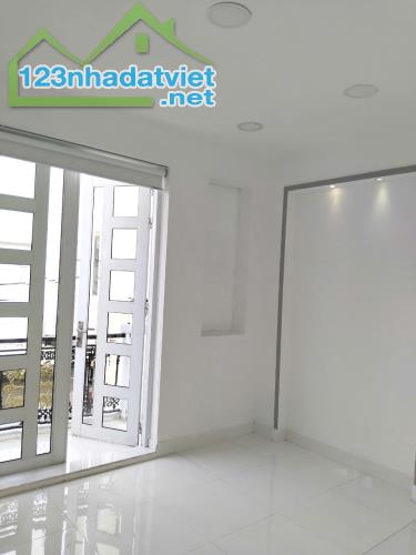 BÁN NHÀ QUẬN 11 SÁT MẶT TIỀN - NHÀ MỚI XÂY MỚI TINH - CHỈ 7.1TỶ - 2