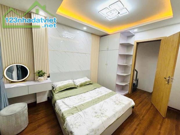 Duy Nhất 1 căn nhà 5 Tầng Đẹp, Sổ Đỏ riêng quận Đống Đa hơn 2 tỷ, Chính chủ cần bán nhanh - 1