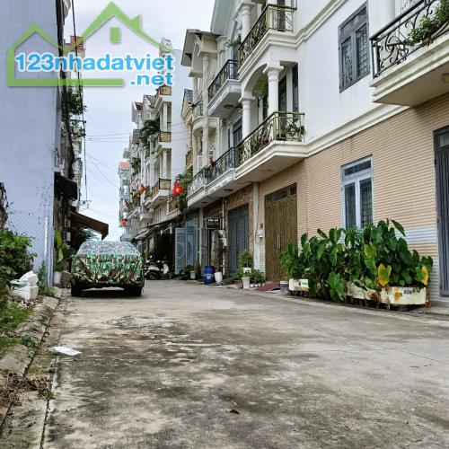 Nhà 3 lầu, Bùi Văn Ngữ, Hiệp Thành, Q12. DT khủng 6*12.5m, Gía 5.05 tỷ, gần NGã 3 Đông