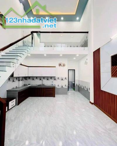 Trệt Lửng, 40m2, full thổ cư, 2 tỷ 130 còn thương lượng !!!