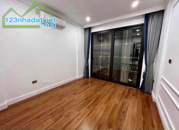 Nhà sát 93 Vương Thừa Vũ, 10m oto tránh,, ở hoặc cho thuê tốt, 37m2*4T