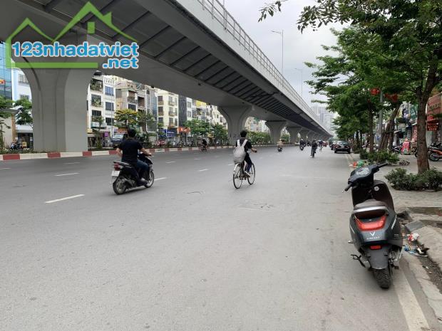 Nhà mặt phố Minh Khai ngay Chợ Mơ DT 120m vỉa hè rộng, kinh doanh tấp nập - 2