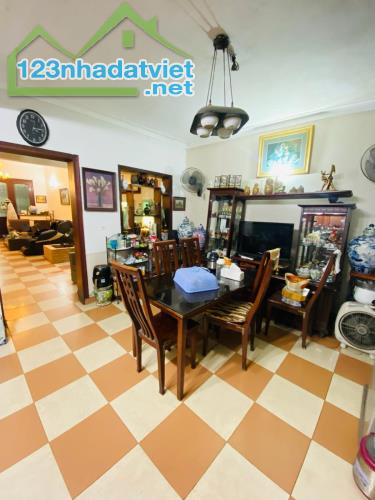 BÁN NHÀ PHƯƠNG LIỆT, VỈA HÈ, Ô TÔ, KINH DOANH, 80M2, MT 4.6M, GIÁ 18.8 TỶ. +)Vị trí: nhà - 2