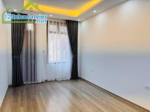 VÀNG GIẢM CHỦ NHÀ GIẢM GIÁ NHÀ CHỈ 4 TY CÓ NGAY NHÀ 32M2X5 TẦNG GIÁP YÊN NGHĨA - 3