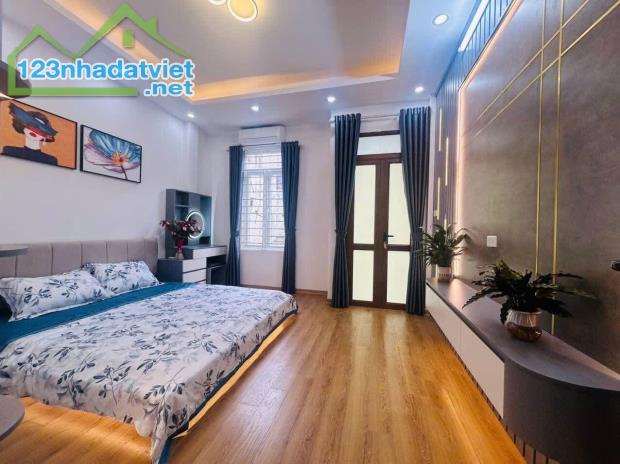 Bán nhà phố Bạch Mai, Hai Bà Trưng 30m, 5 tầng. Giá: 5.48 tỷ - 2