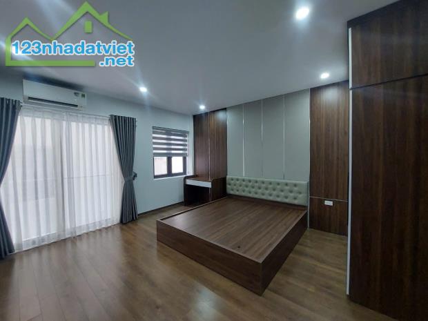 Bán Nhà Ngõ 12 Phố Bồ Đề, Long Biên, 40m2, 6 Tầng, Thang Máy, Full Nội Thất, Giá 8 Tỷ hơn - 3