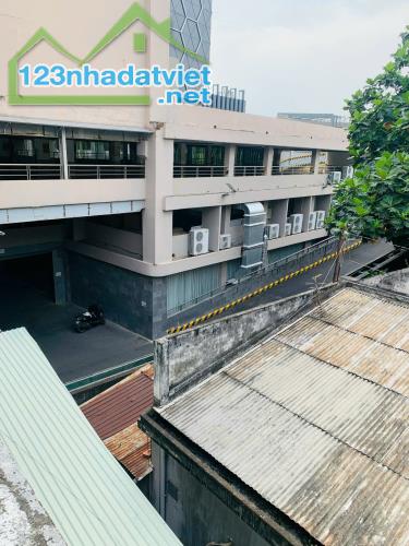 Nhà bán mặt tiền đường Nguyễn Ái Quốc phường Tân Tiến sổ hồng hoàn công 179m2 giá 19 tỷ