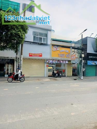 CHO THUÊ NHÀ NGUYÊN CĂN MẶT TIỀN 510 CMT8, PHƯỜNG 11, QUẬN 3, TPHCM