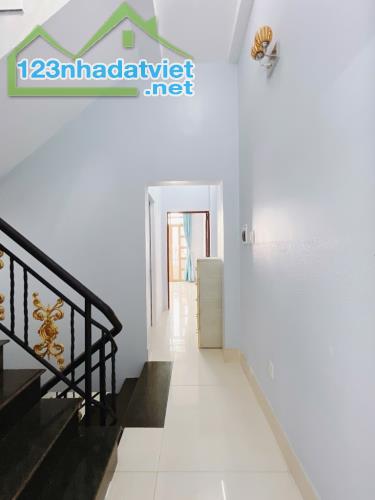 NHÀ BÁN HẺM XE HƠI 1113 HUỲNH TẤT PHÁT , PHÚ THUẬN , QUẬN 7 - 4 TẦNG 63m2- 7ty2. - 4