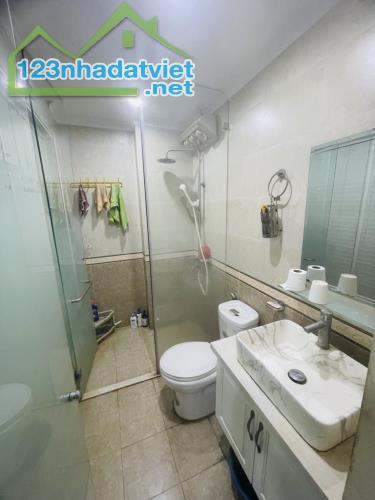 Bán nhà Phan Kế Bính - Ba Đình - 65m2x4T giá 10.7 tỷ.