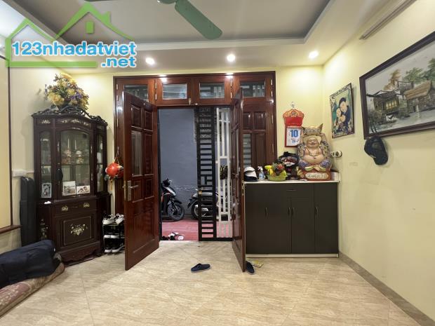 Bán nhà mặt ngõ kinh doanh 108 Lò Đúc, 45m2x6T nhà dân xây khung cột, 6 phòng ngủ giá 10.5 - 2