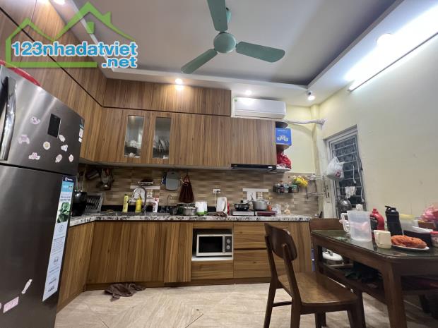 Bán nhà mặt ngõ kinh doanh 108 Lò Đúc, 45m2x6T nhà dân xây khung cột, 6 phòng ngủ giá 10.5 - 4