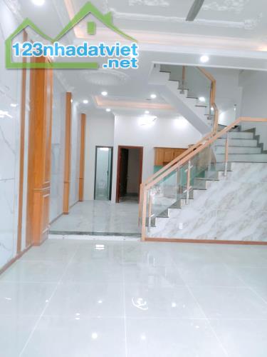 bán nhà mới 100m2 sổ riêng thổ cư phường hoá an tp biên hoà - 2