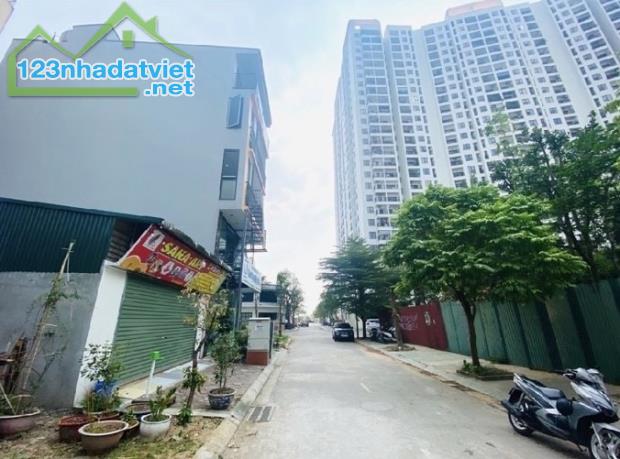 BÁN MẢNH ĐẤT 86M,MT6M KĐG TỨ HIỆP, THANH TRÌ, PHÂN LÔ, Ô TÔ TRÁNH, VỈA HÈ, KINH DOANH