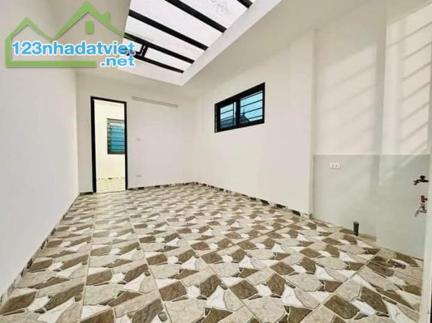 NHÀ MỚI ĐẸP DÂN XÂY NGUYỄN KHÁNH TOÀN (30m2 x 5T) - GIÁ 5.85 Tỷ - 1