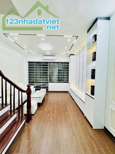 Nhỉnh 6 tỷ, Nhà Vũ Trọng Phụng, 25m2X5T, 10m ra phố, Thoáng trước sau, Ngõ thông - 2