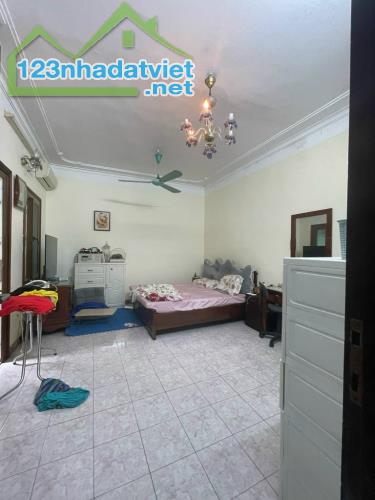 MẶT PHỐ Châu Long – 7.5 tỷ có 30m Nhà và Sân - CẢ CHÂN CẢ NÓC, MẶT TIỀN RỘNG, ĐẤT VUÔNG ĐẸ