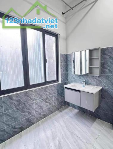 Nhà 1 Trệt 1 Lầu - SHR - 4pn3wc (116m2) gần Chợ bờ ngựa Tân Kiên Bình Chánh Giá - 5