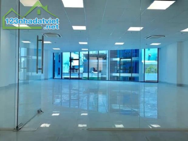 Cho Thuê MBKD Phố Phan Đình Phùng, 202m²x2T, Mặt Tiền rộng, giá 180tr