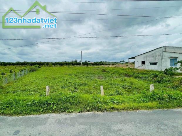 Bán lô đất thổ cư lưng tựa núi mặt hướng sông 200m2, giá 550tr view núi Bà Đen, Tây Ninh - 1