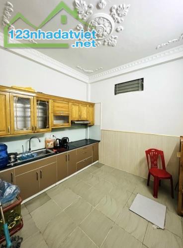 LÔ GÓC- XUÂN THỦY nhà đẹp 43m2*5T, full nội thất, kd, ô tô qua nhà, sổ vuông đẹp- 11.999tỷ - 1