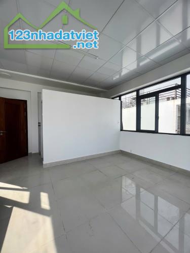 Cho thuê phòng trọ Quận 7, rộng 30m2, đầy đủ tiện ích cơ bản cho sinh viên và người đi làm - 2